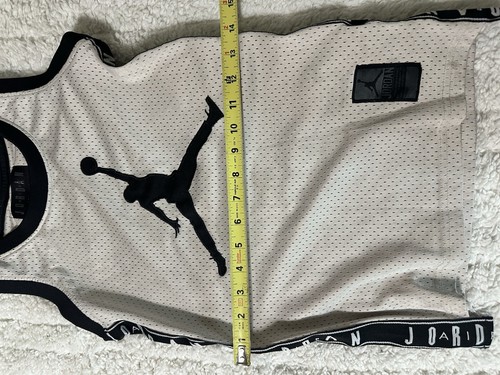 Air Jordan Tank Top Boys Size S - Picture 3 of 12