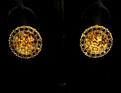 Vintage Gold Tone Leopard Print Round Pierced Earrings 1 display picture 1