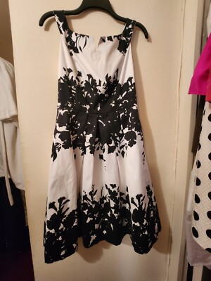 White House Black Market Black Floral Fit And Flare Dress -sz 2 nwot | eBay White House Black Market Black Floral Fit And Flare Dress -sz 2 nwot | eBay