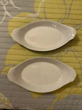 Pair of housewares international au gratin dishes 10”x5.5” blue and green