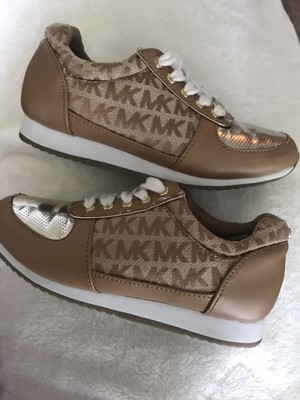 michael kors shoe size