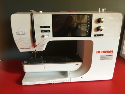 Вышивальная машина bernina b700