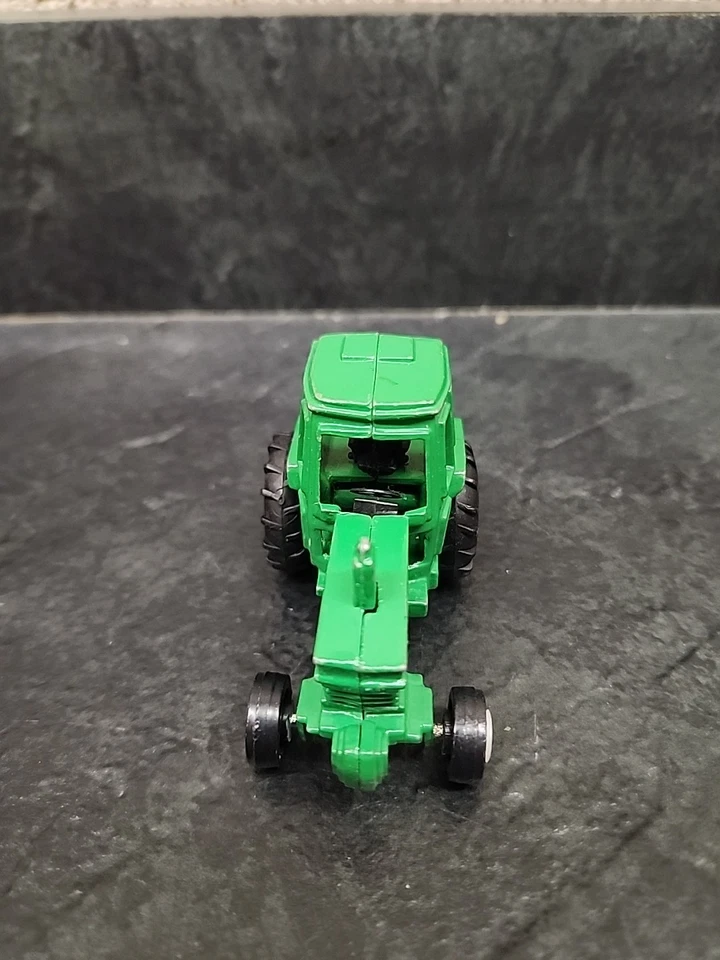 Vintage ERTL Green Farm Toy Tractor Diecast/Metal 1/64 Scale Made in China - Image 2 of 4