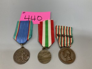 Lot of 3 WWl Italian medals p440
