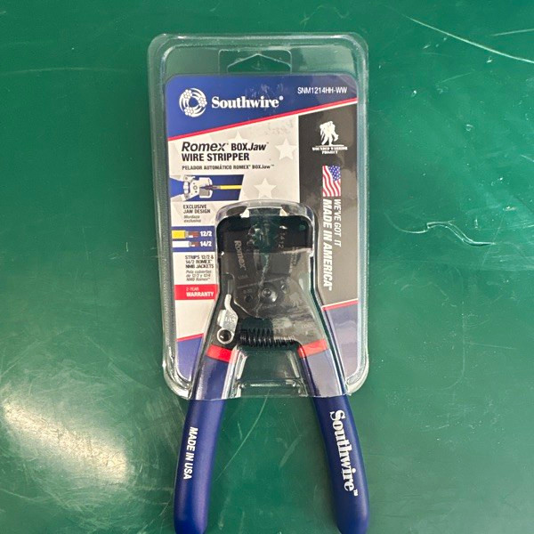 Southwire Romex BoxJaw Wire Stripper SNM1214HH-WW Blue Grips
