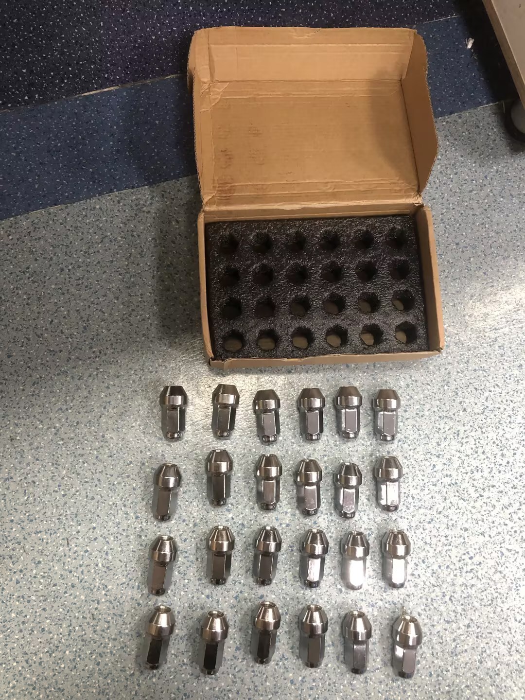 24pc For Ford F150 Expedition Oem Replacemnt Solid Lug Nuts 14x2