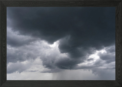 Dunkle Sturmwolken mit Regen gerahmtes Wandbild Poster Leinwanddruck Bild
