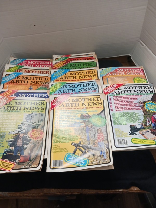 12 Vintage Issues Of Mother Earth News  3-4  1980 Through  3-4  1982