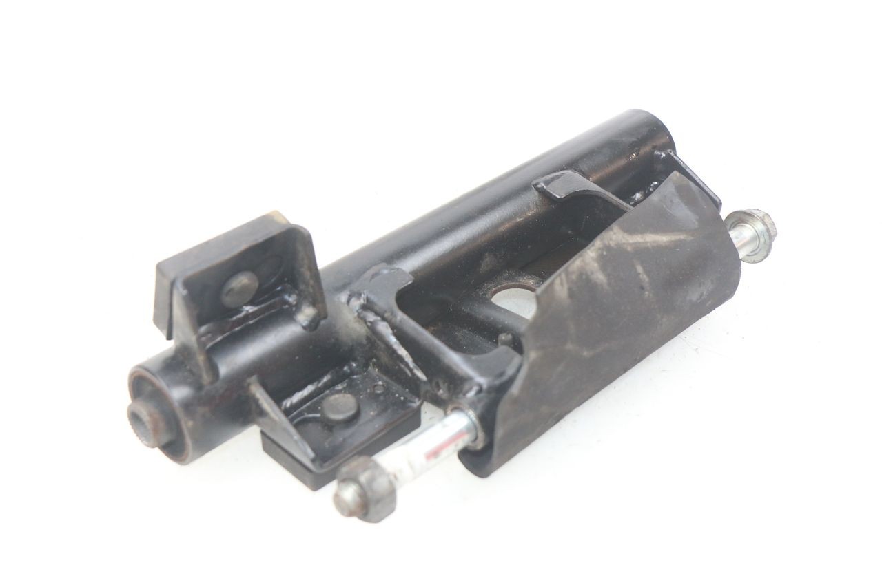 ENGINE MOUNT - SUZUKI BURGMAN 125 (2007 - 2014)
