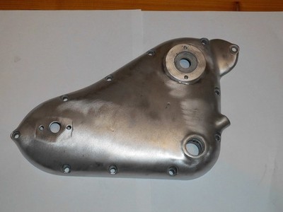 Triumph 650 Pre Unit Steuerzeitendeckel, mit Tachogetriebeanlage, +Ölpresse Conn