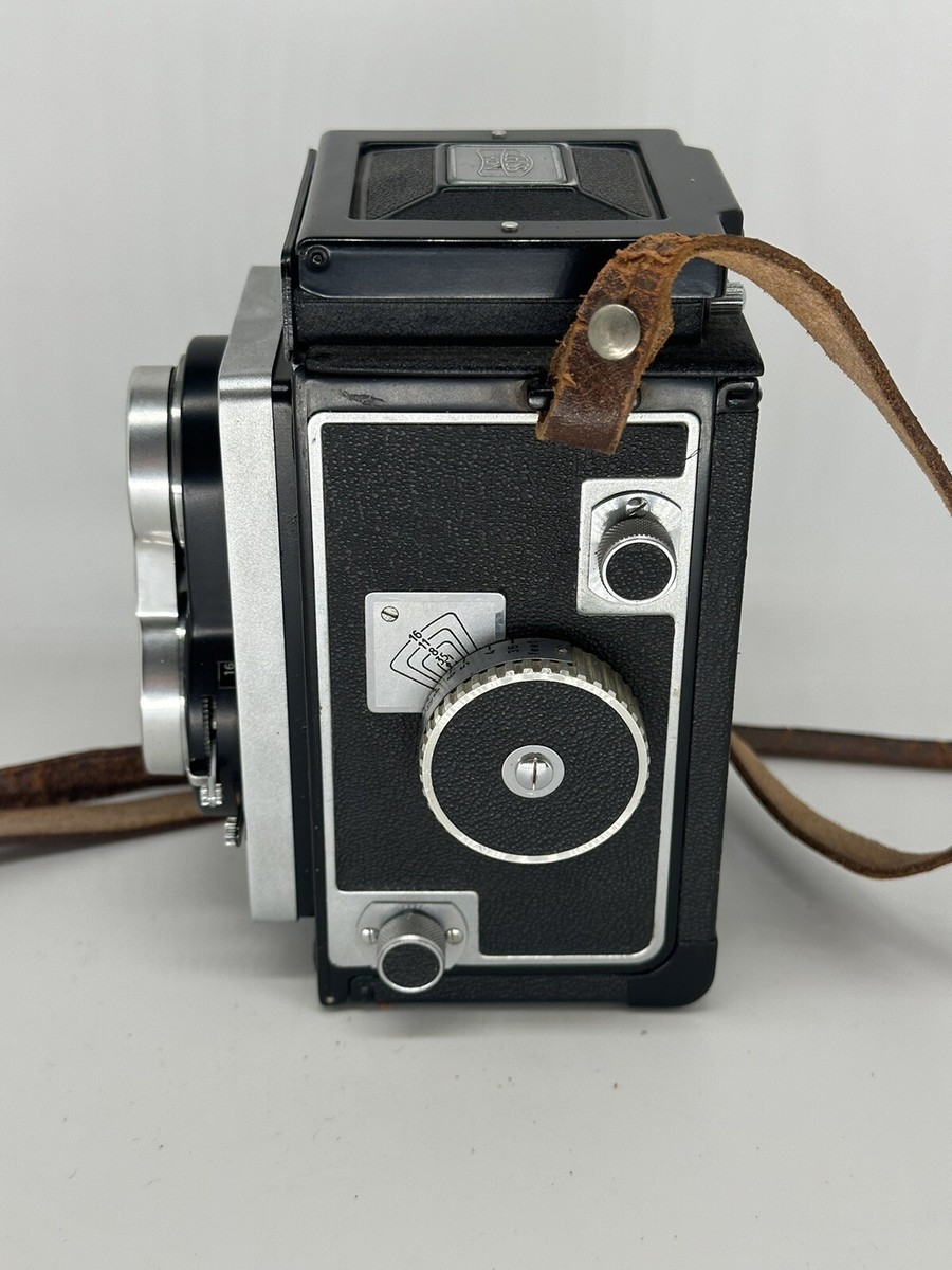 Zeiss Ikon Ikoflex TLR Camera w/ Novar Anastigmat 75mm f3.5 Zeiss Ikon Ikoflex TLR Camera w/ Novar Anastigmat 75mm f3.5