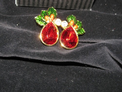 AVON Vintage Mistletoe Clip on Earrings MINT - Picture 3 of 8