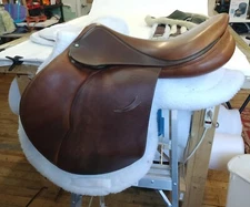 Devoucoux 18.5" Oldara jumping / eventing saddle and accessories