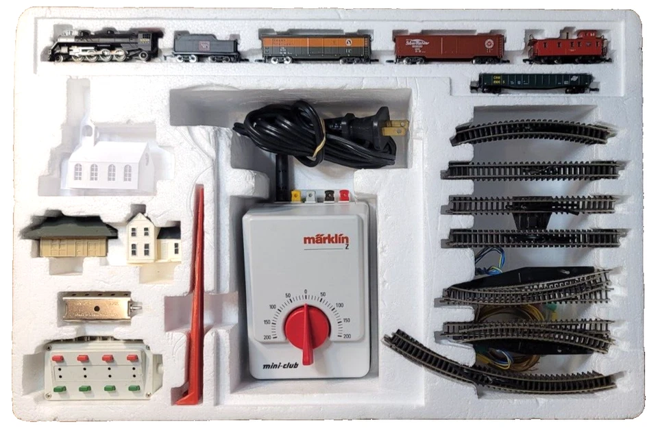 Z Marklin Mini-Club 81466 Burlington Route Freight Set (110v tested) 5-Pole #4 - Image 2 of 4