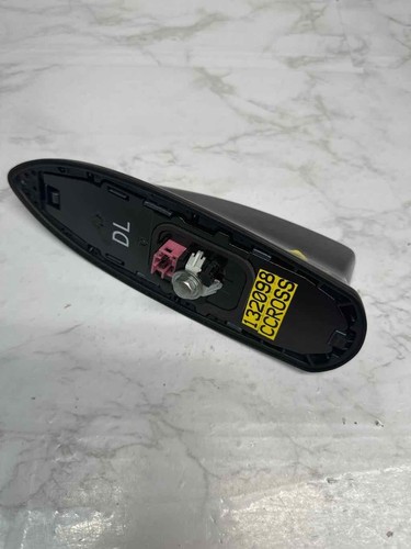 Toyota Corolla Cross radio antenna fm 23 roof shark fin oem 867600A030 gray 1K3 - Picture 3 of 6