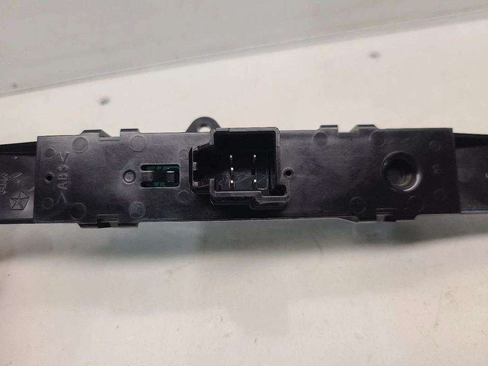 Dodge Caravan 2006 interruptor montado en el tablero - peligros Foto 4 de 4