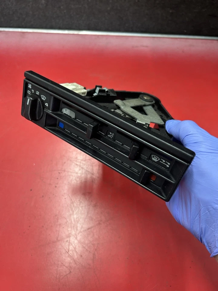 Controles de calefacción tempranos Volkswagen Transporter T4 321819045C interruptores VW Foto 3 de 4