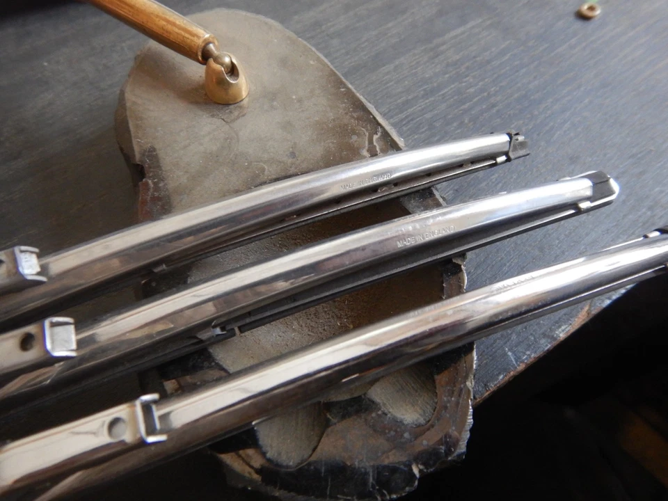 JUEGO 61-67 PORTA ESCOBILLAS LIMPIAPARABRISAS AERÁMICO JAGUAR TIPO E XKE SERIE 1 Foto 3 de 4