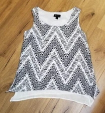 AB Studio black and white geometric sleeveless lined tank top women’s size small