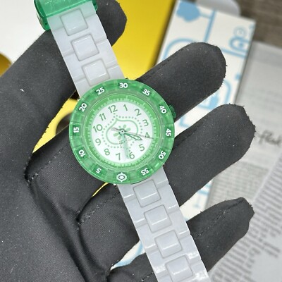 NEW✓ Swatch Flik Flak GREEN SUMMER BREEZE White Green 36mm Kids