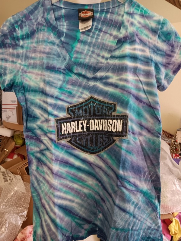 HARLEY DAVIDSON LADIES MEDIUM BAR & SHIELD TOP LOW-CUT V-NECK