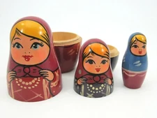 Matpewka Russian Nesting Doll 3 Dolls 4 1/4" Tallest Bright Colors
