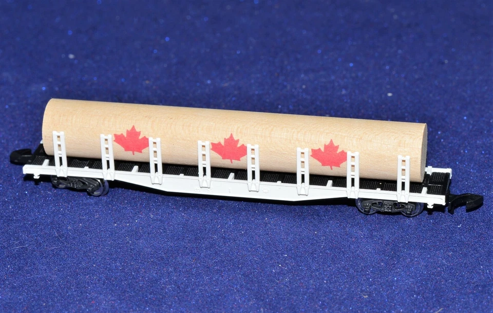 Z Scale Marklin mini-club White Canadian Log Freight Car with Load - Image 4 of 4