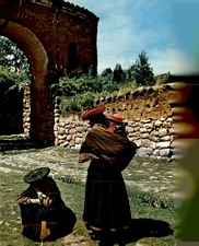 Mula-makia, Bay B. Picture, Cuzco Region, Indigenous Women, 1821 Postcard