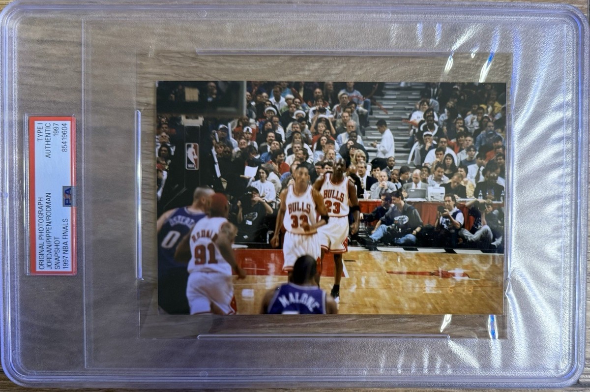MICHAEL JORDAN TYPE 1 PHOTO 1997 NBA FINALS ~ SCOTTIE PIPPEN