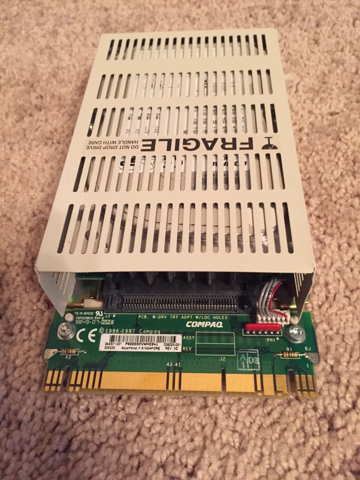 Compaq 18.2 GB,External,10,000RPM (336382-001) Hard Drive, Wide-Ultra SCSI - Image 2 of 3