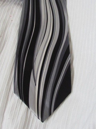 New Vitaliano Pancaldi Silver Black White Silk Tie Printed Abstract Italy - Picture 17 of 19