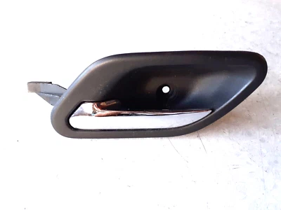 POIGNEE DE PORTE INTERIEURE AVANT GAUCHE CONDUCTEUR BMW E39 525 - Photo 1/3
