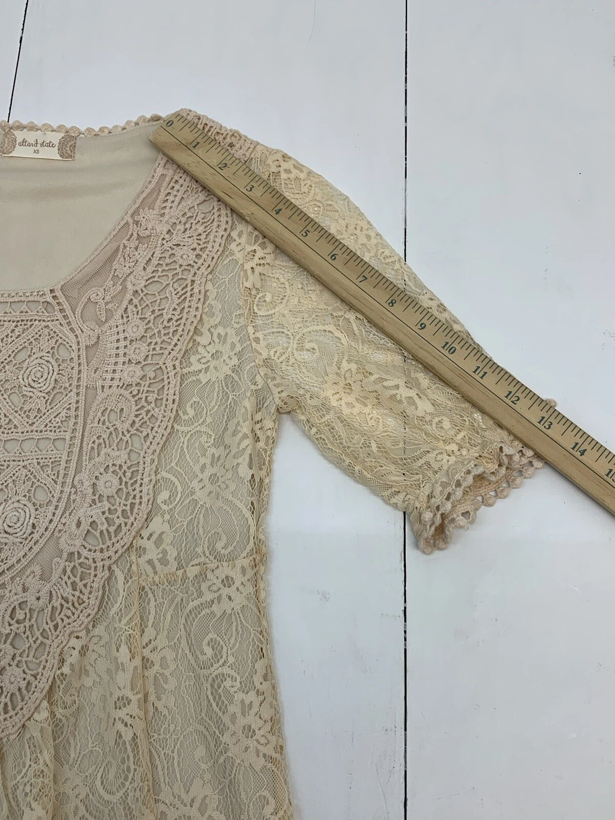 OFF WHITE Abito donna Altar’d State taglia XS bianco sporco pizzo sopra il ginocchio