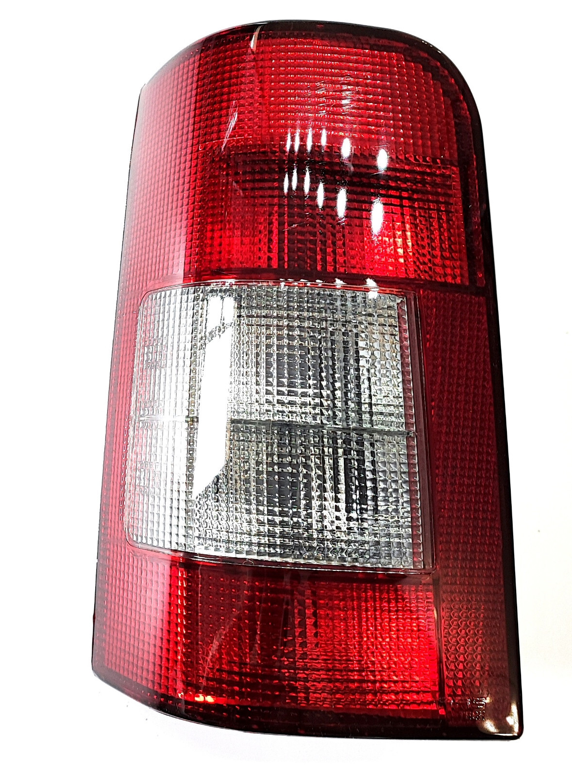 Lampe stop arriere gauche Peugeot Partner reference 6350EE eclairage auto phare de rechange