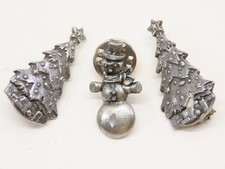 Christmas Brooch 1 Lapel Pin Quick Cooking 1999 Trees Snowman Pewter D3012