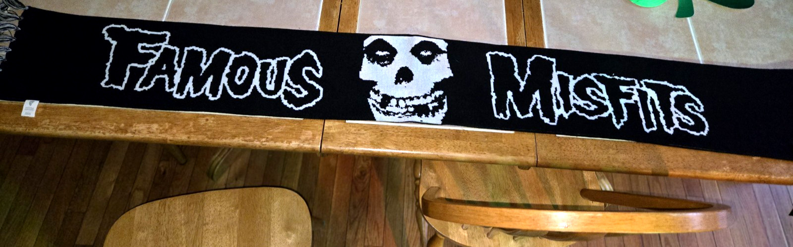 New With Tags Misfits Rare Famous Stars & Straps Bones Scarf Y2K