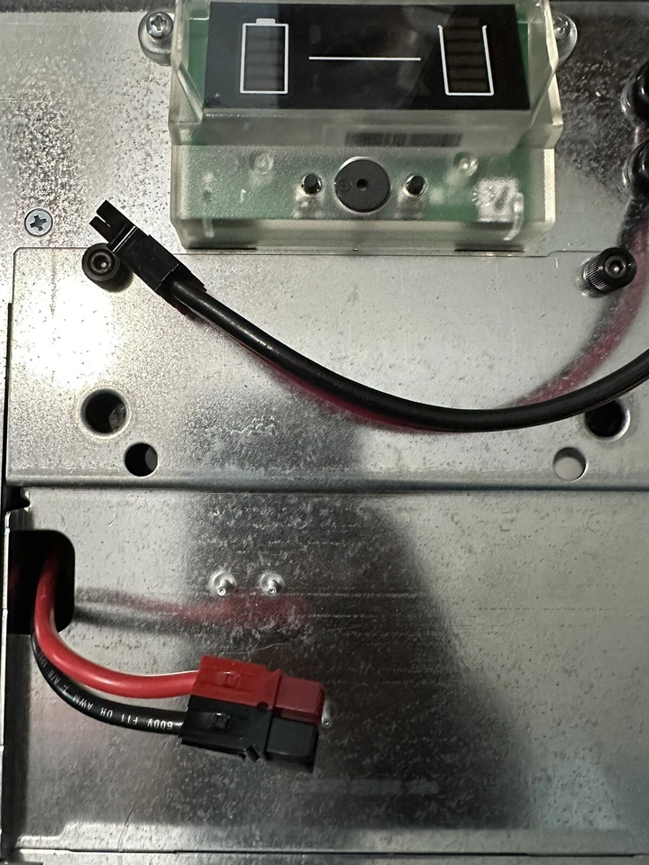 Powervar UPS ABCE1100-11IEC 1100VA 990W 120V 6-Outlet Used Batteries - Image 3 of 4