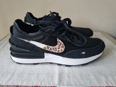 Damen Nike Waffle One Se DJ9776001 Gr. 38,5 Schwarz Leo, Neu