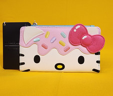 Cartera con solapa Loungefly Sanrio Hello Kitty Cupcake Sprinkle Sweet Treats NUEVA