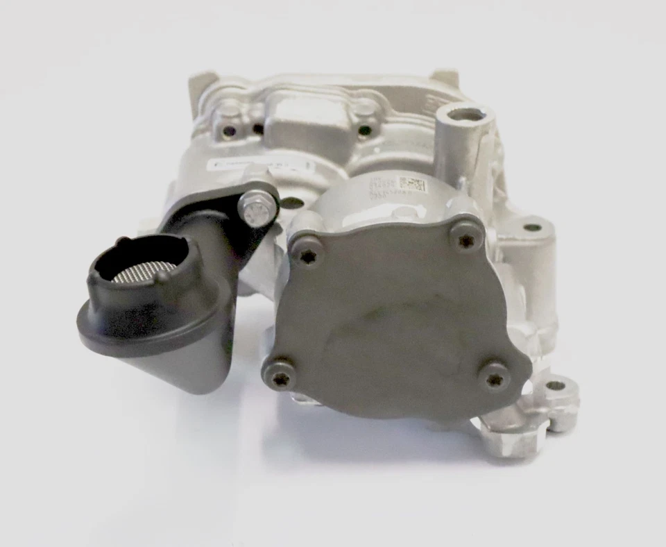 Vacuum / Oil Pump for VW Volkswagen Golf 1.6 & 2.0 TDi - 04L145208D - Image 4 of 4