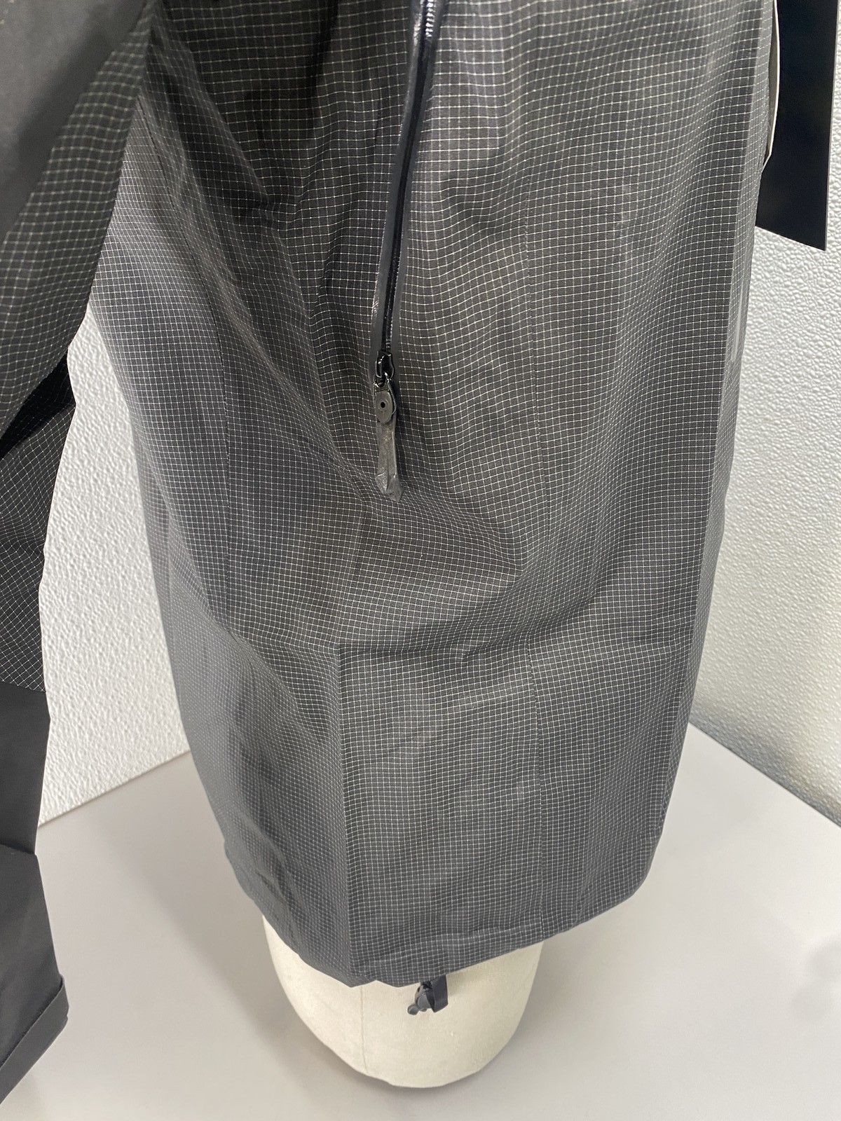 Arc'teryx Mens Alpha Hiking Alpine Ready Lightweight Jacket Size S Black thumbnail 17