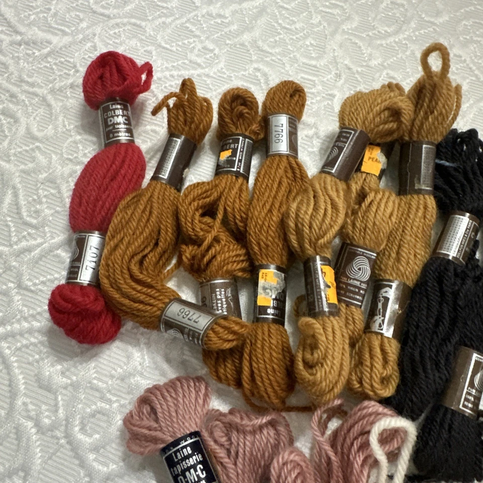 DMC Laine Tapisserie France 100% Wool Tapestry Yarn, Lot 21 Skeins, 9 Colors - Image 4 of 4