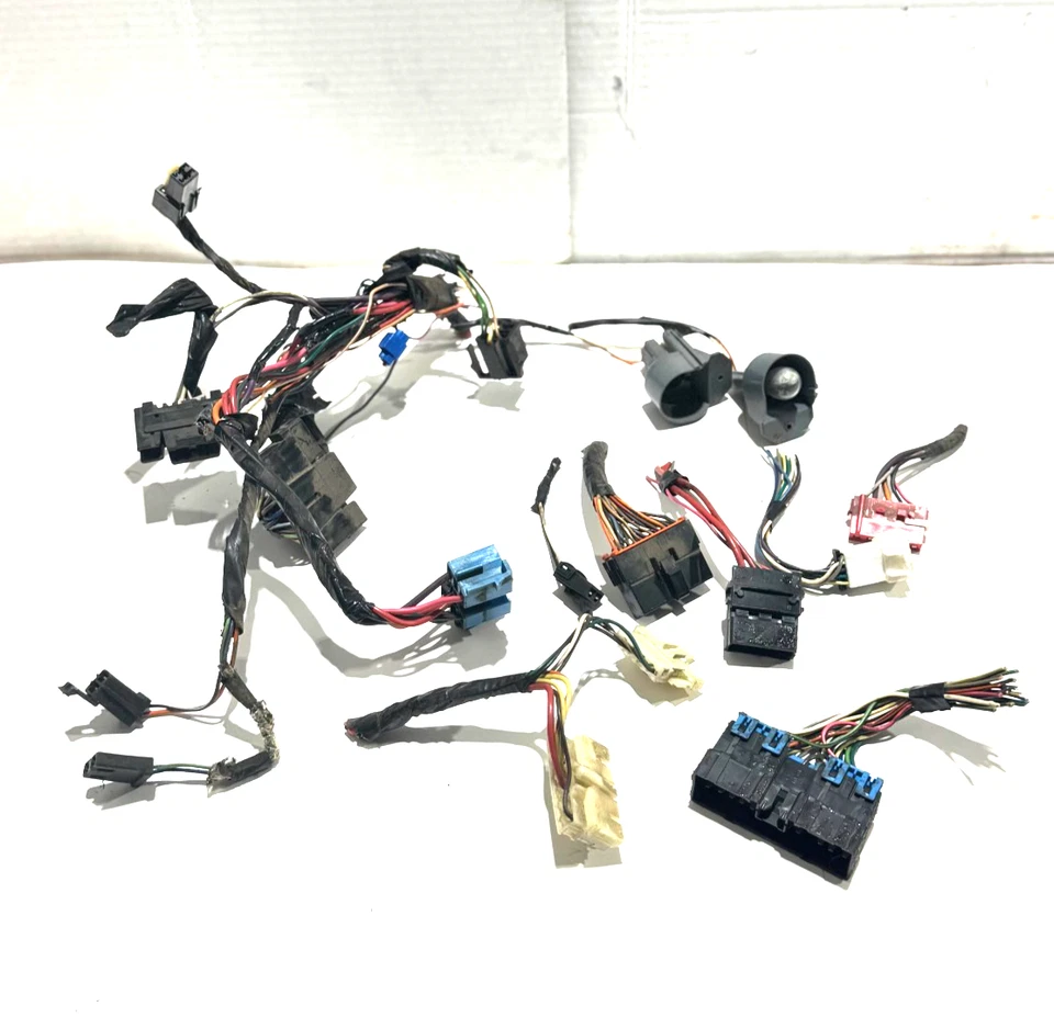 1988-1994 GMC / CHEVY C / K 2500 3500 SUBURBAN DIESEL FRONT DASH WIRING PIGTAILS - Image 2 of 4