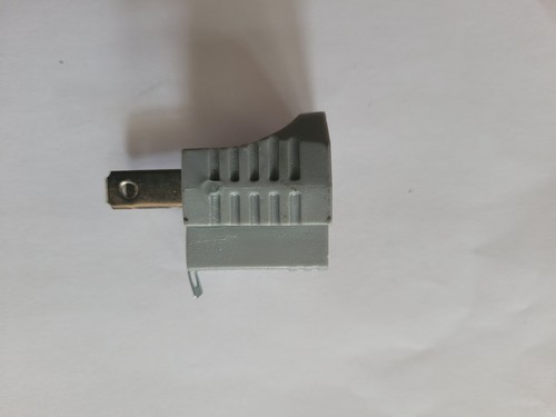 Cooper 419GY Gray Polarized 3-Prong Plug Outlet Cord Adapter Grounding 15A Bulk - Picture 9 of 10