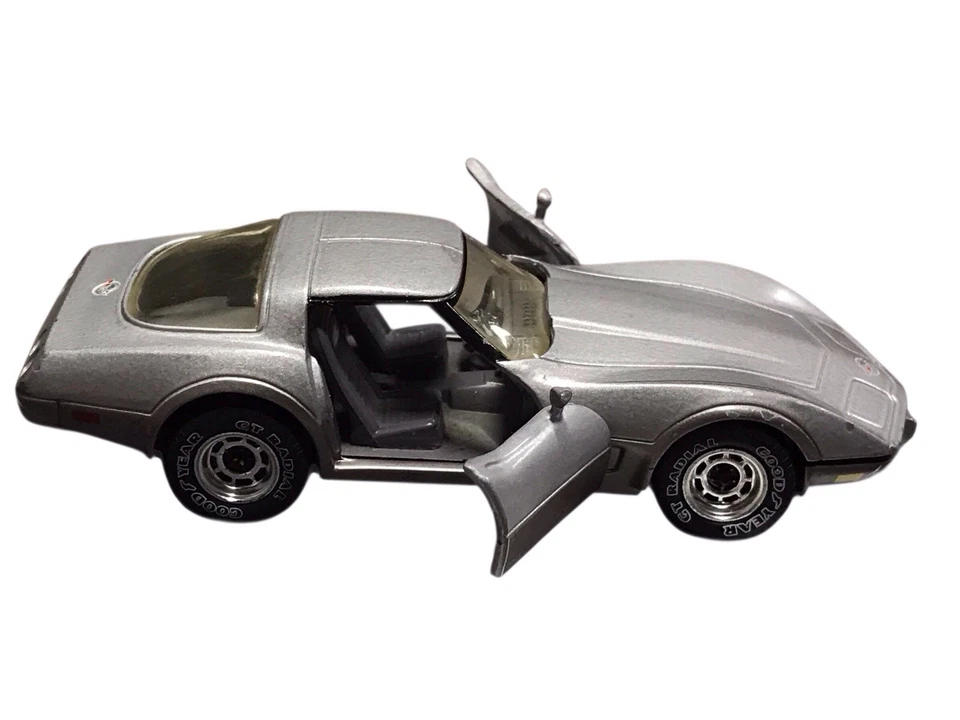 1/43 ROAD CHAMPS 1978 CORVETTE Classics Collection 25th Anniversary LIMITED - Image 4 of 4