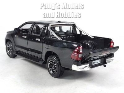 トヨタ HILUX プルバックミニカー 2018 Toyota Hilux 2.8 SR5 Double Cab Pickup Truck 1/27 Scale