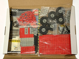 Vintage &copy;1982 LEGO 8030 Technic Universal Set 100% Complete with Box