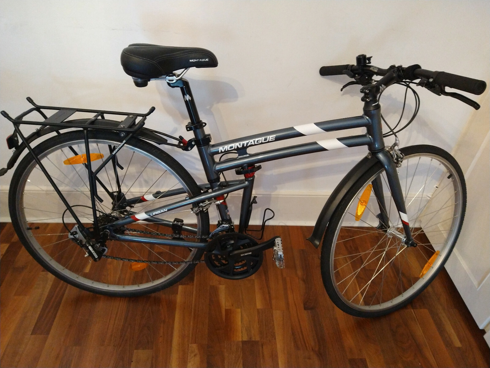 MONTAGUE Urban (Full Size) Folding Road Bike with Rackstand + Montague