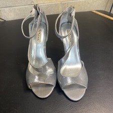 Nina New York Women  s Silver Sparkle Slip On Dress Heels Shoes Size 9M-39 Zipper