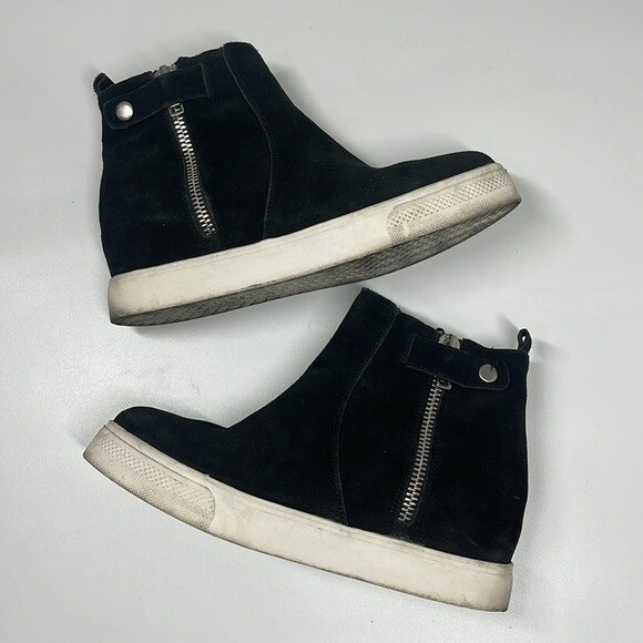 Steve madden laguna suede best sale sneaker
